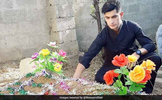 Pakistani Crickter Naseem shah visits his mother grave on eid day share pic on twitter Pakistani Crickter Naseem shah visits his mother grave on eid day share pic on twitter