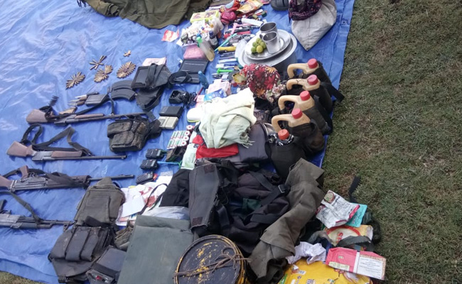 छत्तीसगढ़: पुलिस के साथ मुठभेड़ में मारे गए चार नक्सली, पुलिस अधिकारी हुआ शहीद