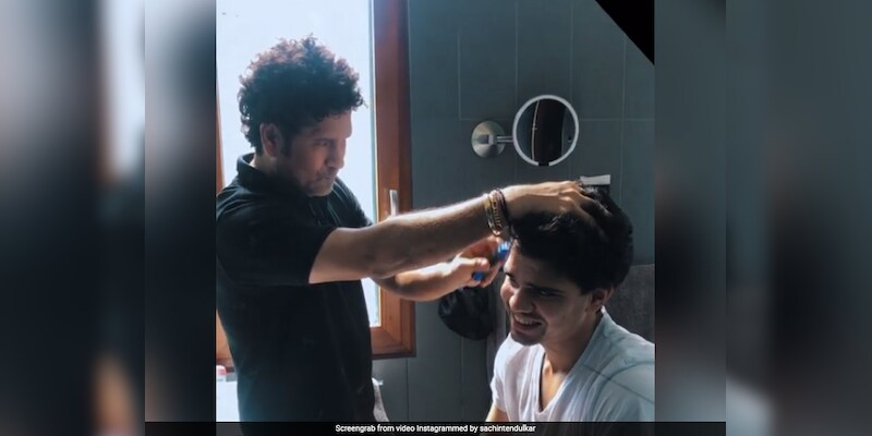 Sachin Tendulkar Turns Barber To Give Son Arjun Tendulkar Haircut During Lockdown Watch Cricket News
