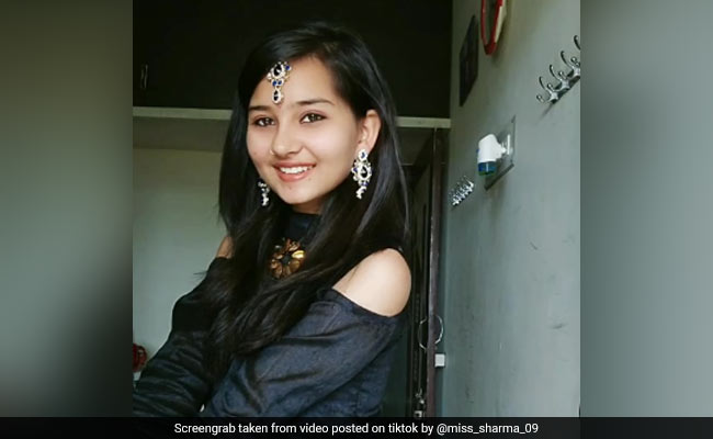 लड़की ने इस गाने पर किया धमाकेदार डांस, 5 करोड़ से ज्यादा बार देखा गया TikTok Video