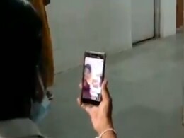 Mother's Day 2020: 14 महीने की बच्ची से दूर देश की सेवा में जुटी हुई है यह नर्स मां, देखें Video Mother's Day 2020: 14 महीने की बच्ची से दूर देश की सेवा में जुटी हुई है यह नर्स मां, देखें Video