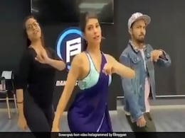 जैकलीन फर्नांडिस ने बादशाह के गाने 'गेंदा फूल' पर इस अंदाज में किया डांस,  Video हुआ वायरल जैकलीन फर्नांडिस ने बादशाह के गाने 'गेंदा फूल' पर इस अंदाज में किया डांस,  Video हुआ वायरल