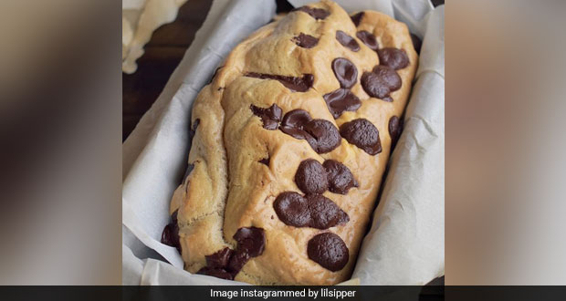 This 4-Ingredient Flourless Cookie Dough Bread Is Taking Social Media By Storm