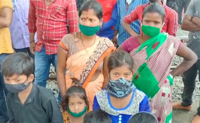 प्रवासी मजदूरों को तय समय सीमा में उनके घर भेजा जाए : सुप्रीम कोर्ट