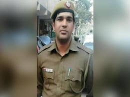 कांस्टेबल अमित की मौत के बाद दिल्ली पुलिस कमिश्नर का पुलिसकर्मियों को संदेश, बोले- हम सब आपके साथ हैं... कांस्टेबल अमित की मौत के बाद दिल्ली पुलिस कमिश्नर का पुलिसकर्मियों को संदेश, बोले- हम सब आपके साथ हैं...