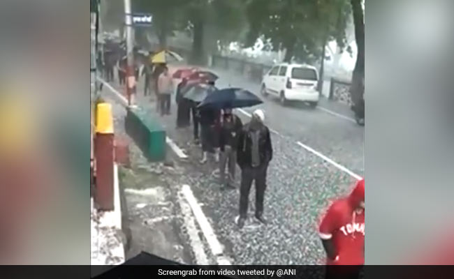 Watch: Despite Hailstorm, Massive Queues At Liquor Shops In Nainital