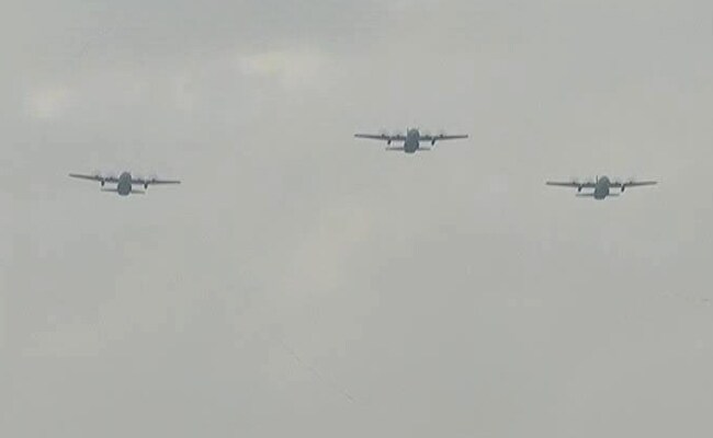 Live Updates: Indian Air Force's Flypast Over Delhi's Rajpath To Thank Coronavirus Warriors Live Updates: Indian Air Force's Flypast Over Delhi's Rajpath To Thank Coronavirus Warriors