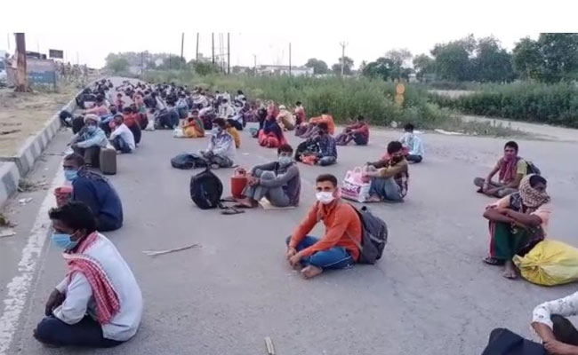 20 Lawyers Claim "Apparent Indifference" By Supreme Court To Migrant Crisis