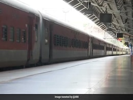 दो विशेष ट्रेनों में दिल का दौरा पड़ने से दो प्रवासियों की हुई मौत दो विशेष ट्रेनों में दिल का दौरा पड़ने से दो प्रवासियों की हुई मौत