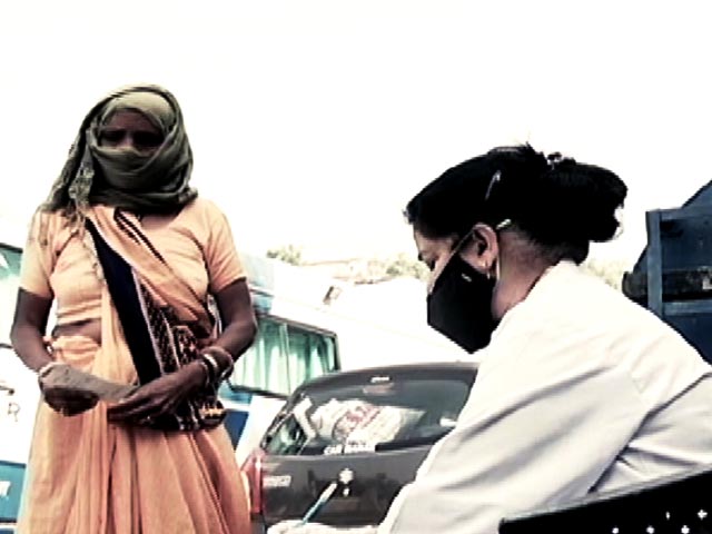 Along With Dry Ration Kits, HelpAge India Provides Mobile Medical Services