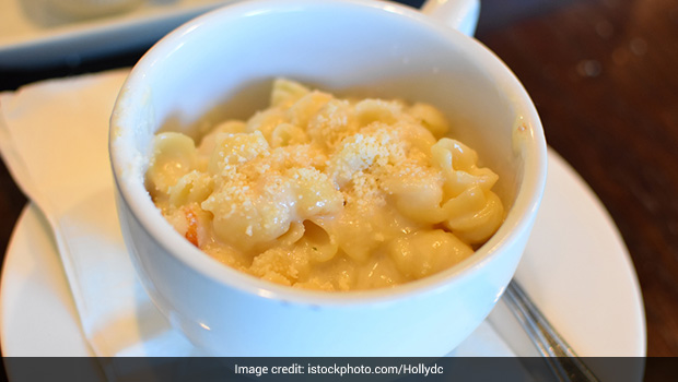 5-Minute Recipes: How To Make Cheesy Pasta In A Mug