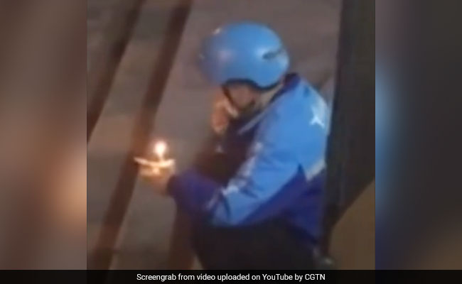 Customer Surprises Food Delivery Man With Cake On His Birthday. Watch