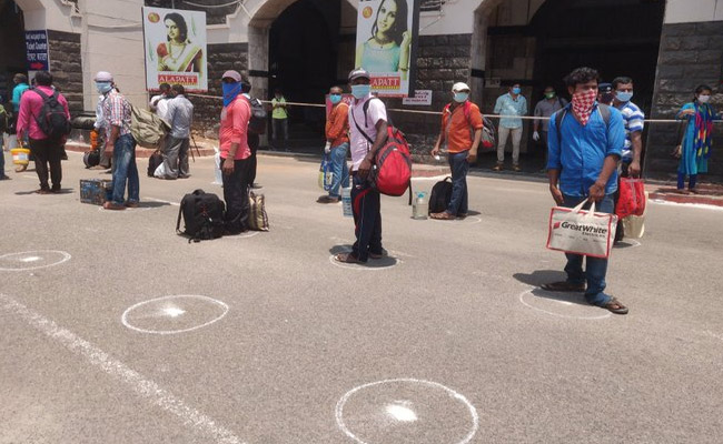 Kerala Gives Food To Migrant Workers, They Pay For Train Ride Home