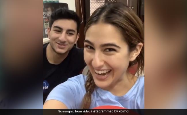 सारा अली खान ने इब्राहिम के साथ खेला 'नॉक नॉक' गेम, इंटरनेट पर भाई-बहन के मस्ती भरे Video ने मचाया तहलका