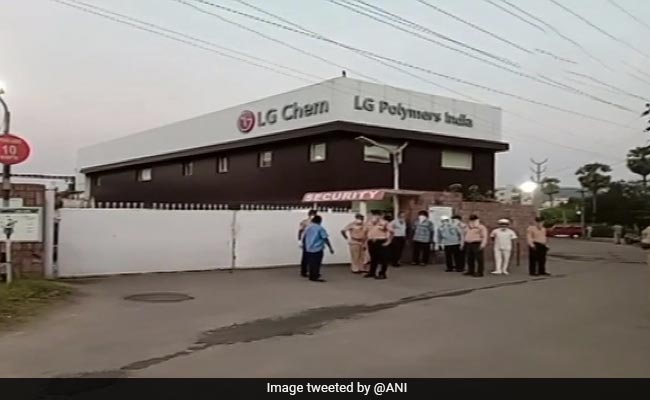 आंध्र प्रदेश : MNC के केमिकल प्लांट में ज़हरीली गैस लीक, 11 की मौत, करीब 1000 बीमार