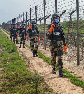 গোরু পাচারকারী সন্দেহে বিএসএফ জওয়ানের হাতে ১৯ বছর বয়সী যুবক গুলিবিদ্ধ