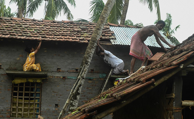 5 Bengal Officers Get Notice Over Irregularity In Cyclone Amphan Relief Fund Distribution