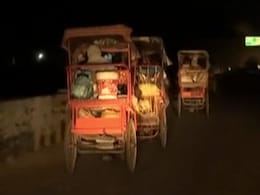 प्रवासी मजदूर पलायन: गुड़गांव से भागलपुर के लिए परिवार संग रिक्शे पर निकले, पता नहीं कब घर पहुंचेंगे? प्रवासी मजदूर पलायन: गुड़गांव से भागलपुर के लिए परिवार संग रिक्शे पर निकले, पता नहीं कब घर पहुंचेंगे?