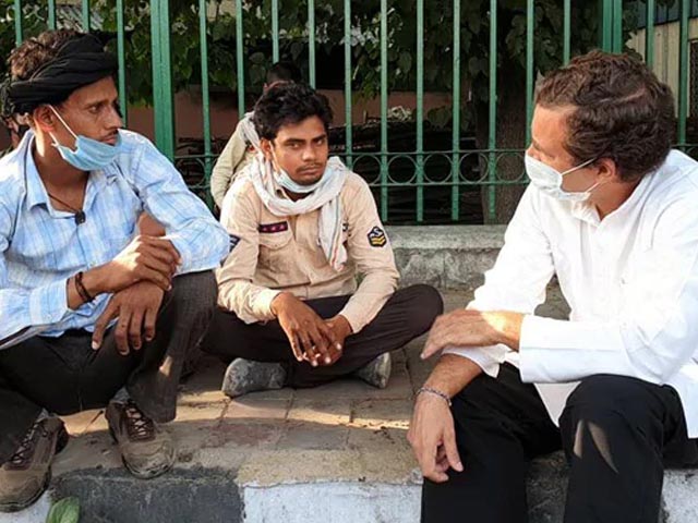 "<i>Dramabaazi</i>": Nirmala Sitharaman After Rahul Gandhi Meets Migrant Workers