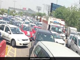 Big Jam At Delhi-Noida Border On Day 1 Of Lockdown 4 As Curbs Ease Big Jam At Delhi-Noida Border On Day 1 Of Lockdown 4 As Curbs Ease