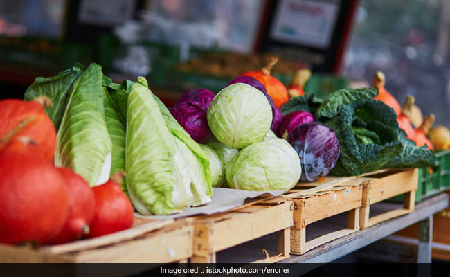 Hyderabad Techie Sells Vegetables After COVID Lay-Off, Actor Offers Job