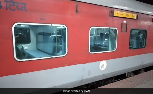 Railways Sends Back 19 Passengers To Delhi As They Protest Quarantine In Bengaluru