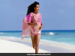 कोरोनावायरस के कारण बीच पर नहीं जा सकीं अंकिता कुंअर, तो घर पर ही बिकिनी पहनकर करा लिया Photoshoot कोरोनावायरस के कारण बीच पर नहीं जा सकीं अंकिता कुंअर, तो घर पर ही बिकिनी पहनकर करा लिया Photoshoot