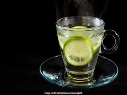 Lemon Water के छप्परफाड़ फायदे, Weight Loss और स्लिम कमर पाने के साथ देता है 11 शानदार फायदे Lemon Water के छप्परफाड़ फायदे, Weight Loss और स्लिम कमर पाने के साथ देता है 11 शानदार फायदे