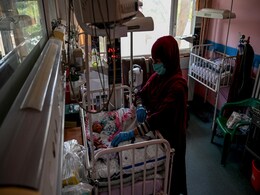 How Women Helped Deliver A Baby As Gunmen Rampaged Through Kabul Hospital How Women Helped Deliver A Baby As Gunmen Rampaged Through Kabul Hospital