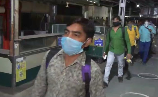 Paying More Than Ticket Price, Say Migrants Taking Train From Gujarat's Surat