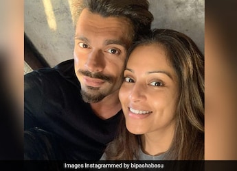 Karan Singh Grover Can't Stop Gushing Over These Baked Cookies; Guess The Chef Karan Singh Grover Can't Stop Gushing Over These Baked Cookies; Guess The Chef