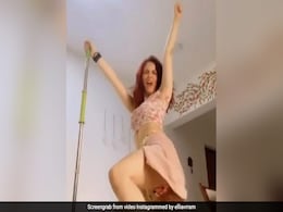 एली अवराम घर में पोछा लगाते-लगाते करने लगी डांस, एक्ट्रेस का Video हुआ वायरल एली अवराम घर में पोछा लगाते-लगाते करने लगी डांस, एक्ट्रेस का Video हुआ वायरल