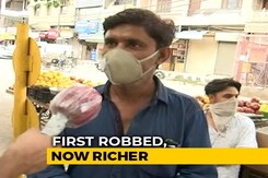 "Overwhelmed," Says Delhi Mango Seller, Flooded By Donations After Loot "Overwhelmed," Says Delhi Mango Seller, Flooded By Donations After Loot