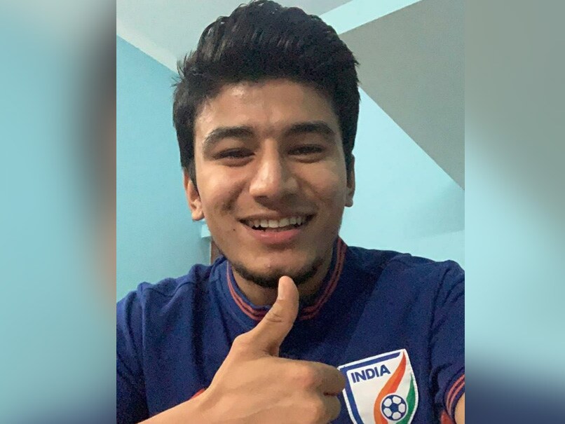 Thats why this Indian footballer becomes fan of MS Dhoni