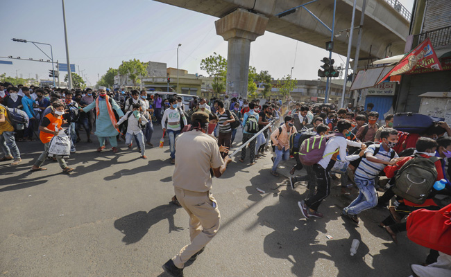 IIM- अहमदाबाद को प्रवासी मजदूरों ने भेजा लीगल नोटिस, वेतन और घर जाने को लेकर कर चुके हैं बवाल