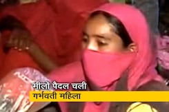 लॉकडाउन की वजह से गर्भवती महिला को चलना पड़ा मीलों पैदल लॉकडाउन की वजह से गर्भवती महिला को चलना पड़ा मीलों पैदल