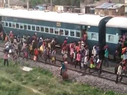 बिहार : प्रवासी श्रमिकों ने क्वारंटाइन सेंटर जाने से बचने की तरकीब निकाली, संक्रमण का खतरा बढ़ा बिहार : प्रवासी श्रमिकों ने क्वारंटाइन सेंटर जाने से बचने की तरकीब निकाली, संक्रमण का खतरा बढ़ा