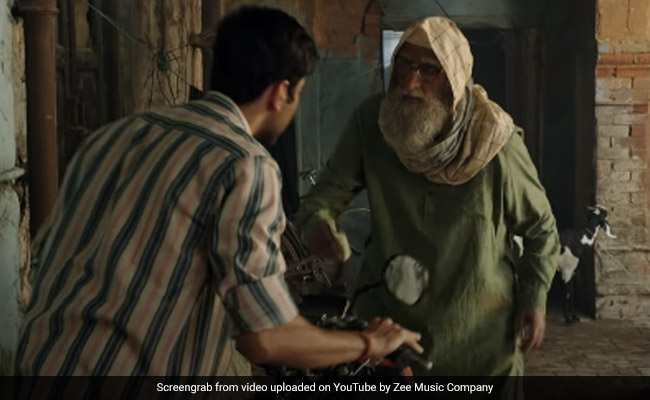 <i>Gulabo Sitabo</i> Song <i>Jootam Phenk</i>: Amitabh Bachchan Vs Ayushmann Khurrana In ROFL Clash