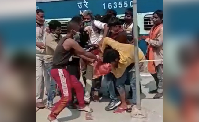 Video Shows Migrants Fighting Over Packet Of Food At Bihar Train Station