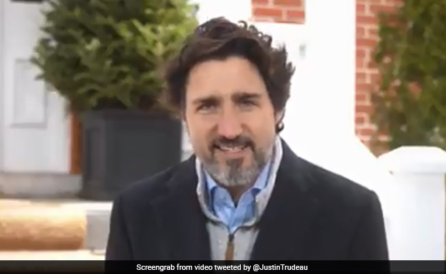 Justin Trudeau Goes Back To Teaching Roots To Help Students With Homework