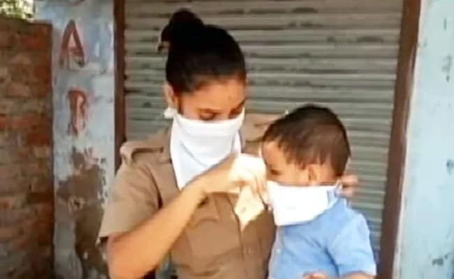 How Police Officers Are Battling The Crisis Of Coronavirus And Going Beyond The Call Of Duty