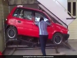 Space-Saving Parking Solution Impresses Anand Mahindra. Watch Space-Saving Parking Solution Impresses Anand Mahindra. Watch