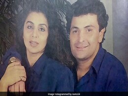 "Wish Me Luck As You Wave Me Goodbye": Neetu Kapoor Remembers Rishi Kapoor A Month After His Death "Wish Me Luck As You Wave Me Goodbye": Neetu Kapoor Remembers Rishi Kapoor A Month After His Death