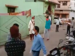 मध्यप्रदेश: साली की शादी में शामिल होने आया जीजा कोरोना पॉजिटिव, दूल्हा-दुल्हन समेत 100 लोग क्वारंटाइन.. मध्यप्रदेश: साली की शादी में शामिल होने आया जीजा कोरोना पॉजिटिव, दूल्हा-दुल्हन समेत 100 लोग क्वारंटाइन..