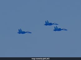 Watch: Sukhoi-30 MKI, MiG-29, IAF Choppers Honour India's Corona Warriors Watch: Sukhoi-30 MKI, MiG-29, IAF Choppers Honour India's Corona Warriors