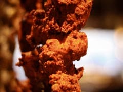 Indian Cooking Tips: Make Restaurant-Style Hakeem Tandoor Chicken (Watch Recipe Video) Indian Cooking Tips: Make Restaurant-Style Hakeem Tandoor Chicken (Watch Recipe Video)