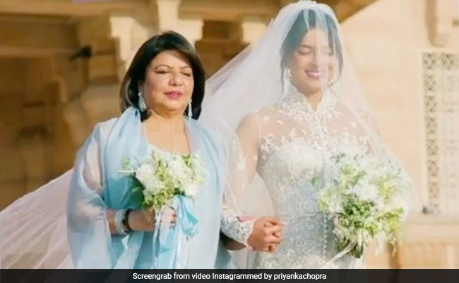 "Mother's Day Is More Touching This Year Than Ever Before," Writes Priyanka Chopra