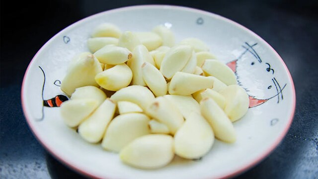 Garlic is rich source of allicin, vitamin B6, seleniumetc