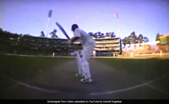 क्रिकेट इतिहास का वह बल्लेबाज जिसने टेस्ट में खेला वनडे, बनाया एक ओवर में सबसे ज़्यादा रन मारने का रिकॉर्ड VIDEO
