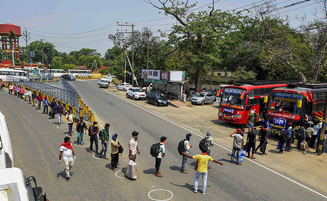 "Will Die Of Hunger If Not Coronavirus," Says Migrant At Delhi-UP Border